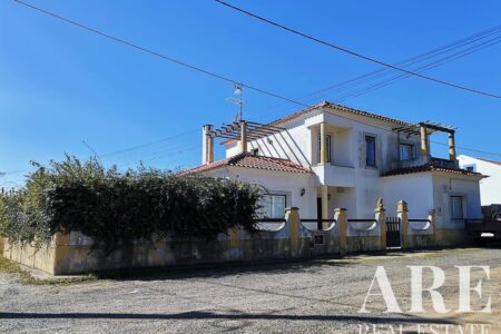 Villa for sale in Grandola