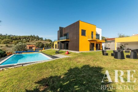 Villa for sale in Milharado, Loures