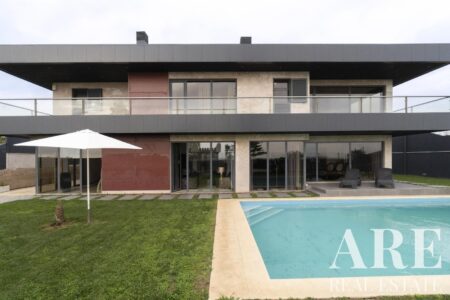 Villa for sale in São Pedro do Estoril, Cascais
