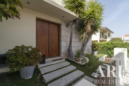 Villa for sale in Amoreira, Cascais