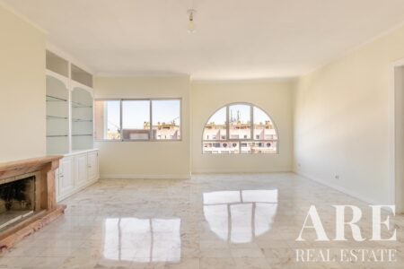 Apartment for sale in Olaias, Lisbon