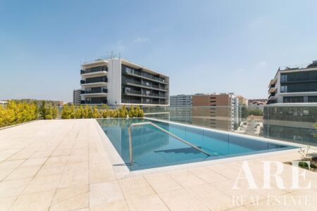 Apartment for sale in Parque das Conchas, Lisbon