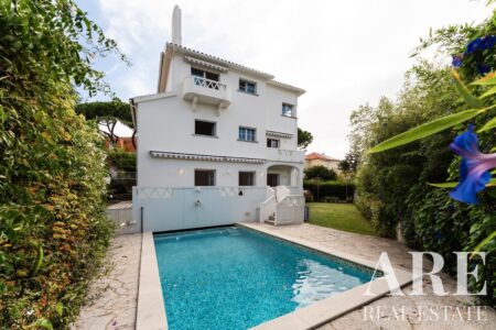 Villa for sale in Centro Estoril, Cascais