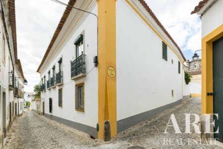 Villa for sale in Évora