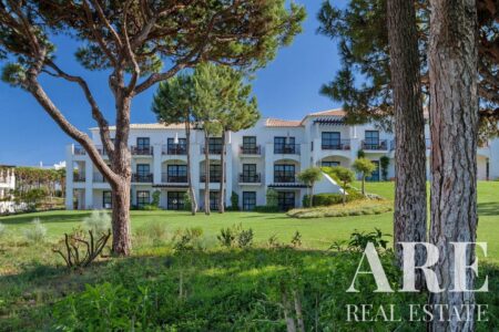 Apartment for sale in Pine Cliffs, Albufeira, Algarve